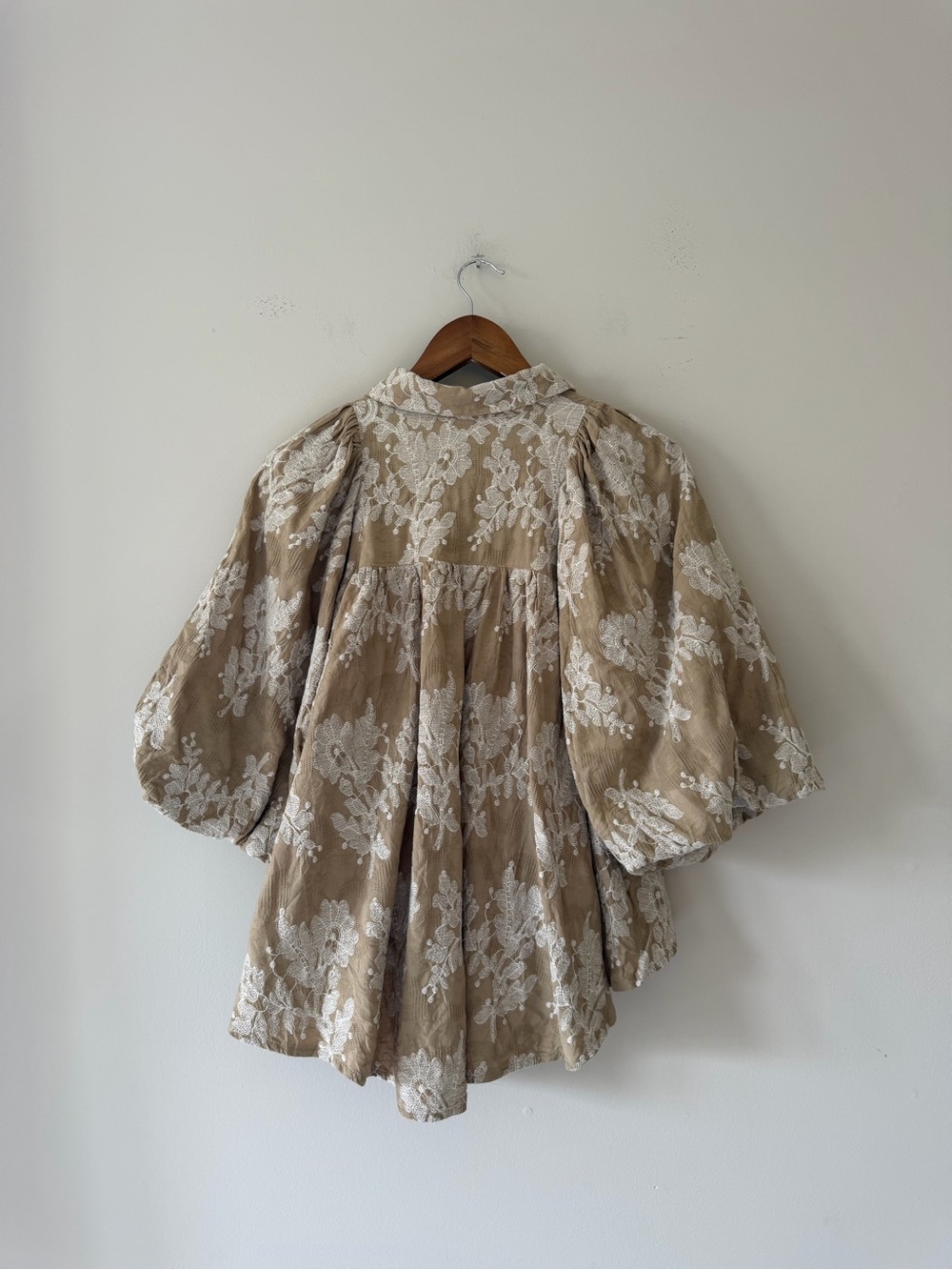 Shop the Mint Beige Lace-Embroidered Puff-Sleeve Button Down Top Size Small - Picture 7 of 10